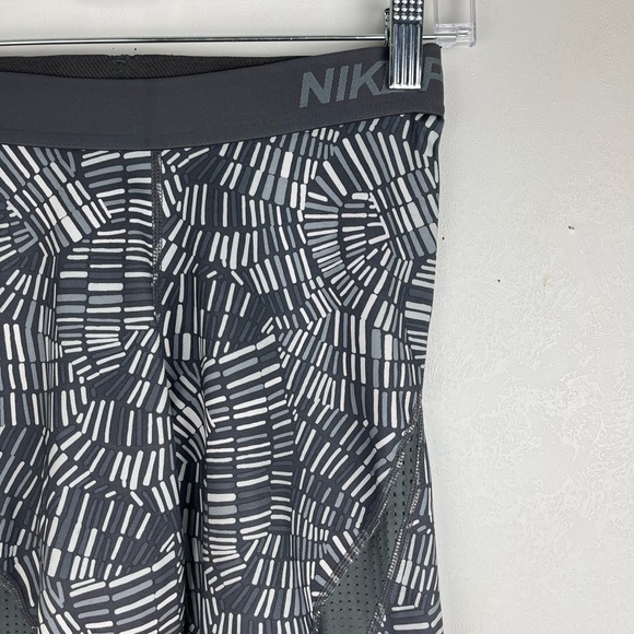 Nike Pro Hypercool Drift Capri Leggings Gray White Mid Rise Athletic Small - Picture 4 of 12